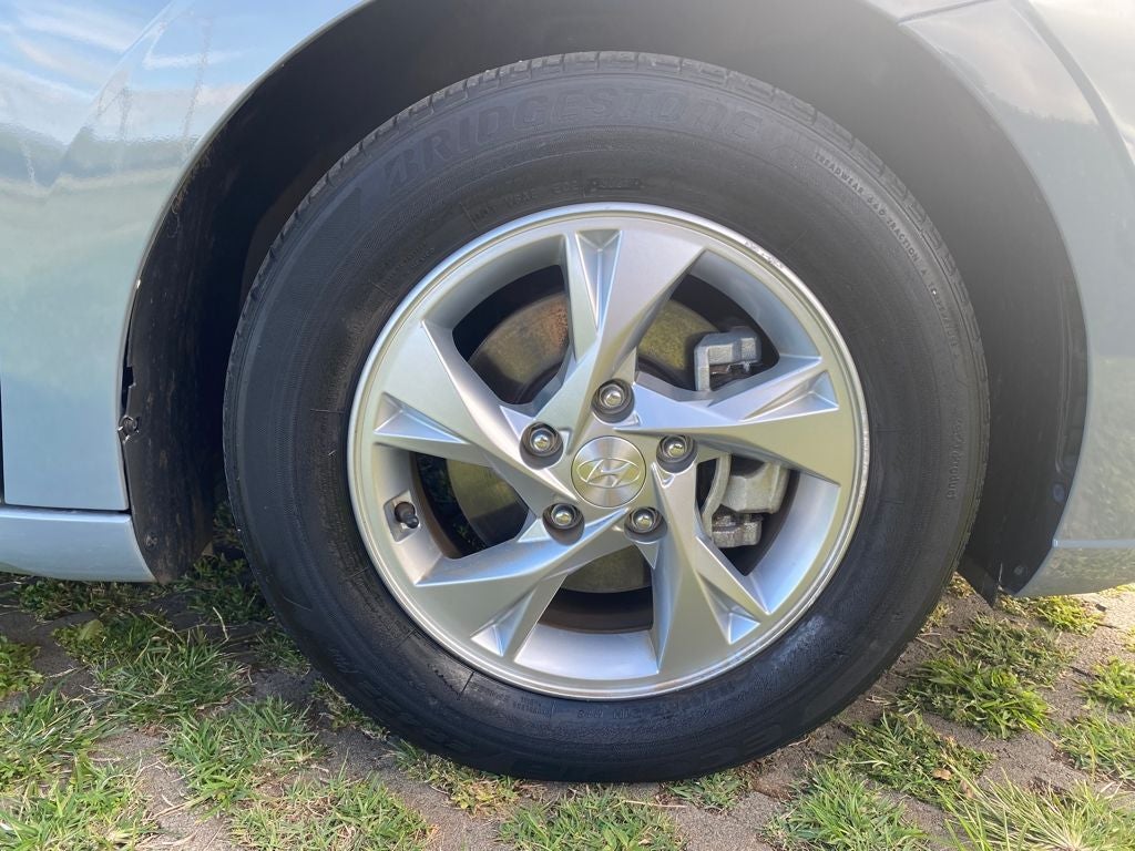 2022 Hyundai Elantra SE