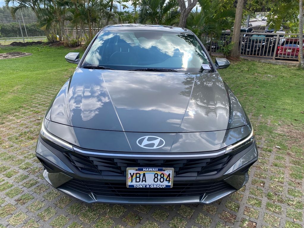 2025 Hyundai Elantra SE