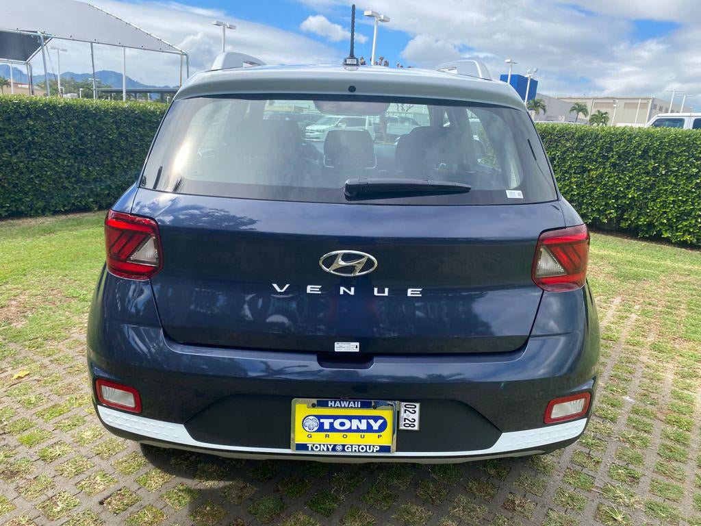 2026 Hyundai Venue SEL w/Two-Tone Roof