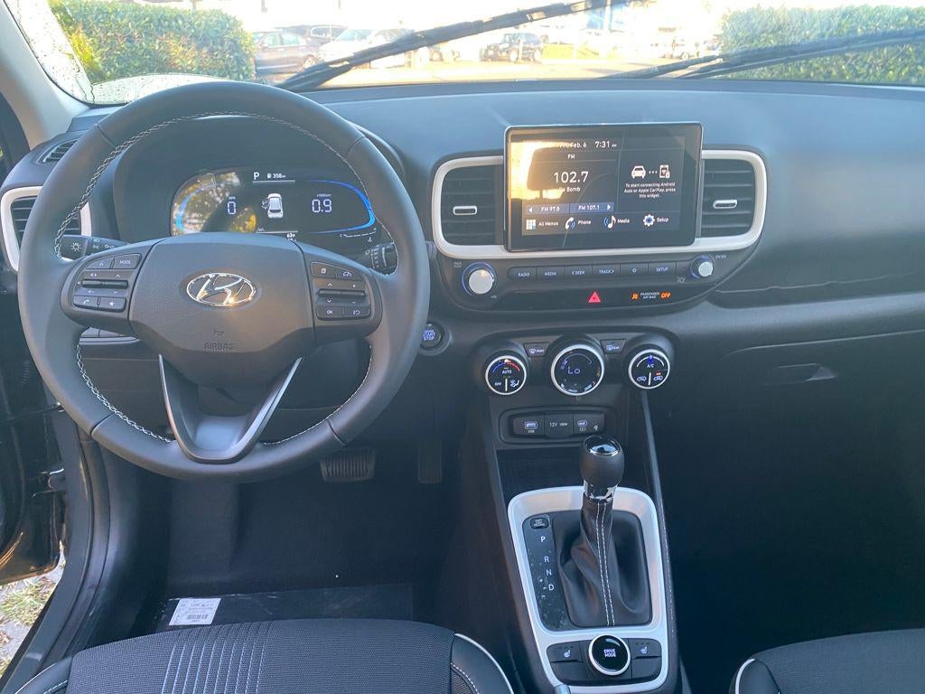 2026 Hyundai Venue SEL w/Two-Tone Roof