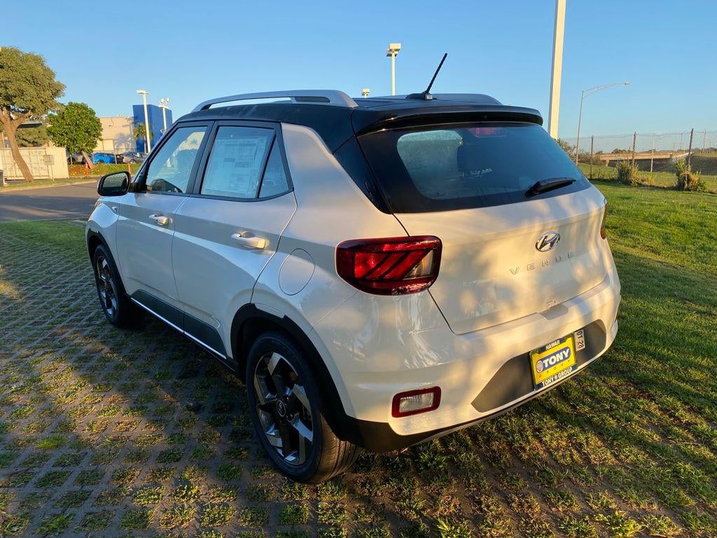 2026 Hyundai Venue SEL w/Two-Tone Roof