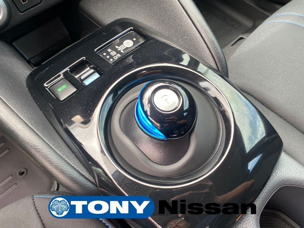 2025 Nissan LEAF SV Plus