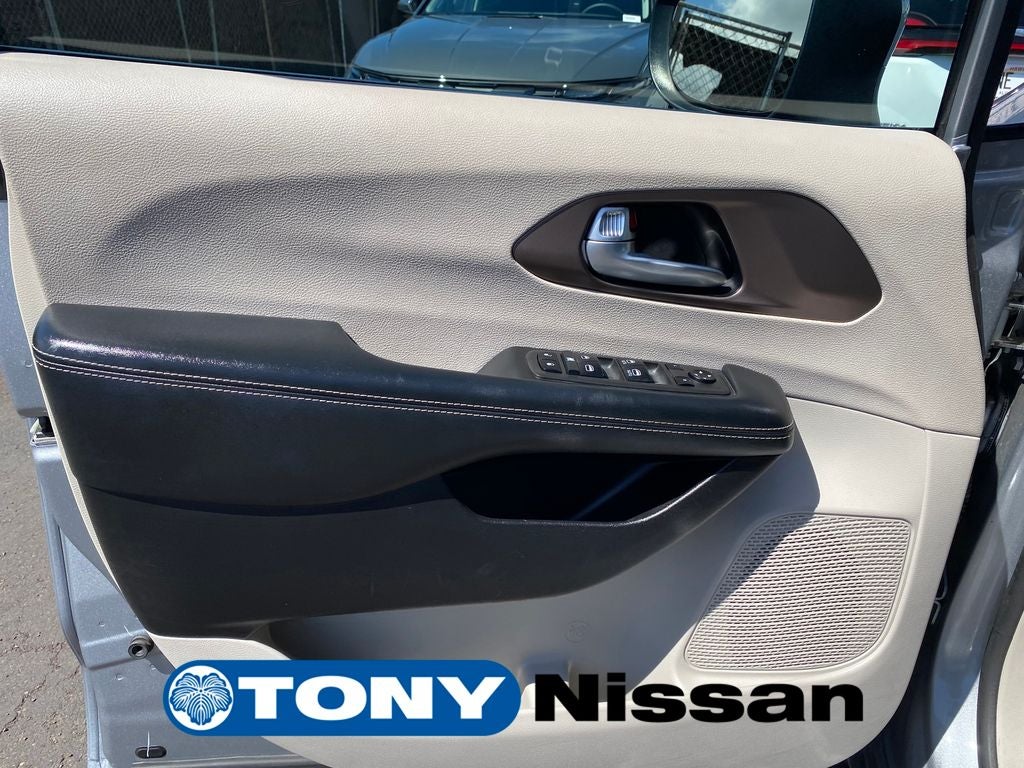 2021 Chrysler Voyager LXI