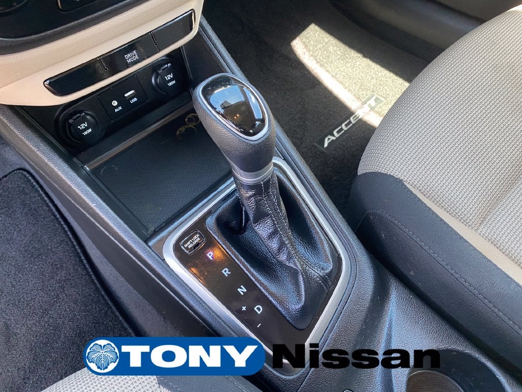2022 Hyundai Accent SE