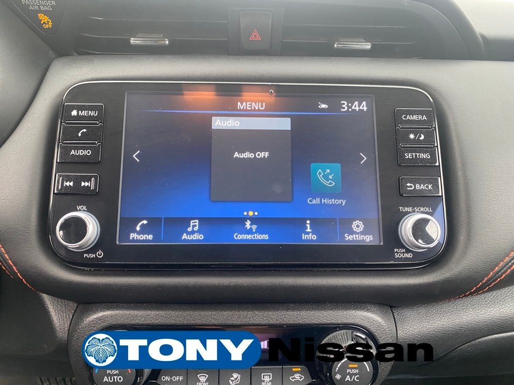 2024 Nissan Kicks SR