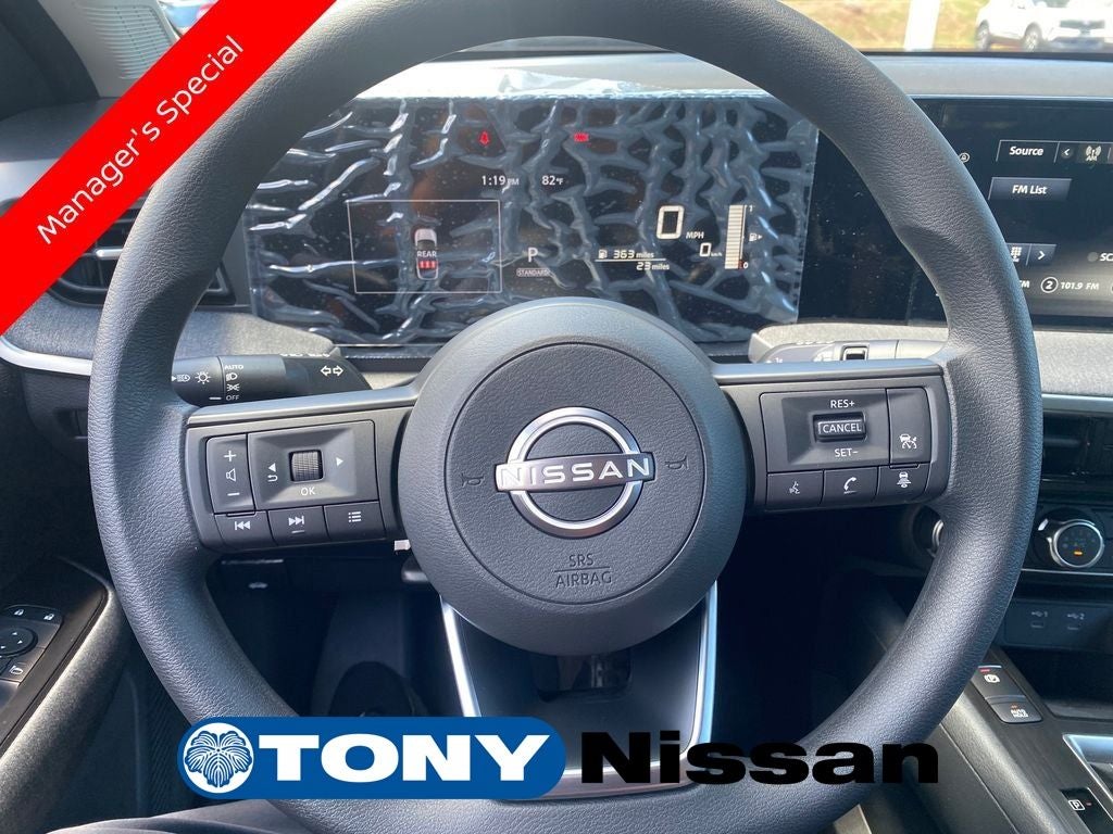 2025 Nissan Kicks SV