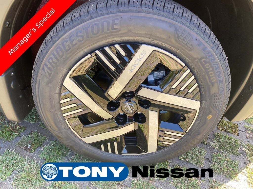 2025 Nissan Kicks SV