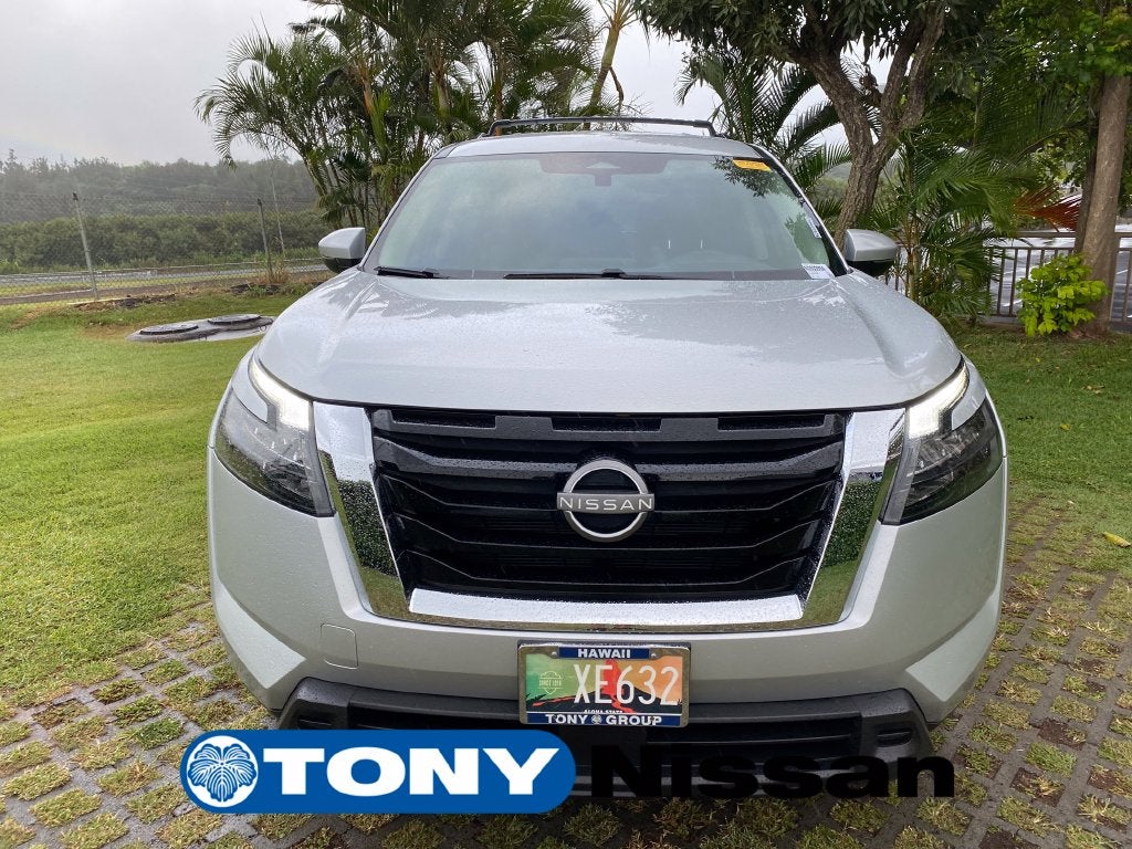 2024 Nissan Pathfinder SV
