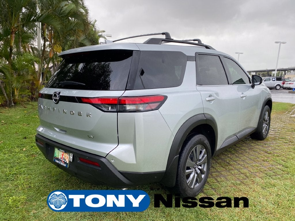 2024 Nissan Pathfinder SV