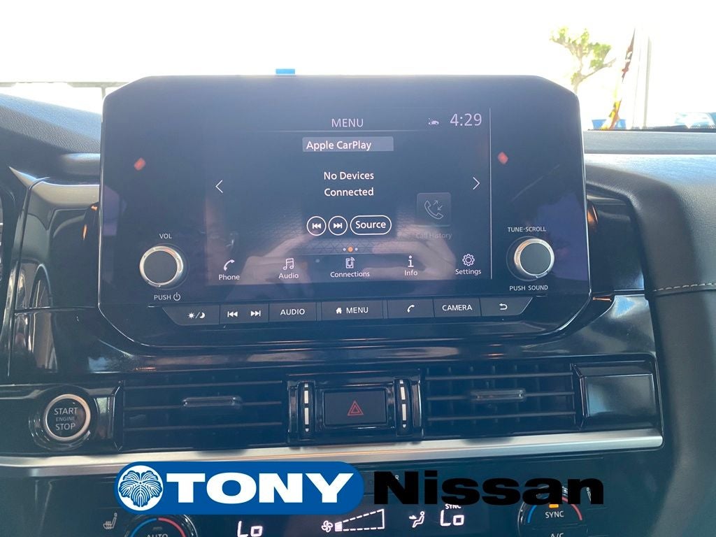 2023 Nissan Pathfinder SV