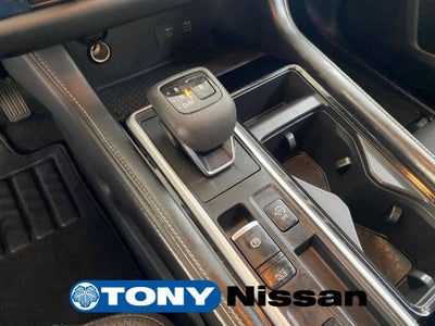 2023 Nissan Pathfinder SV