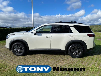2023 Nissan Pathfinder SV