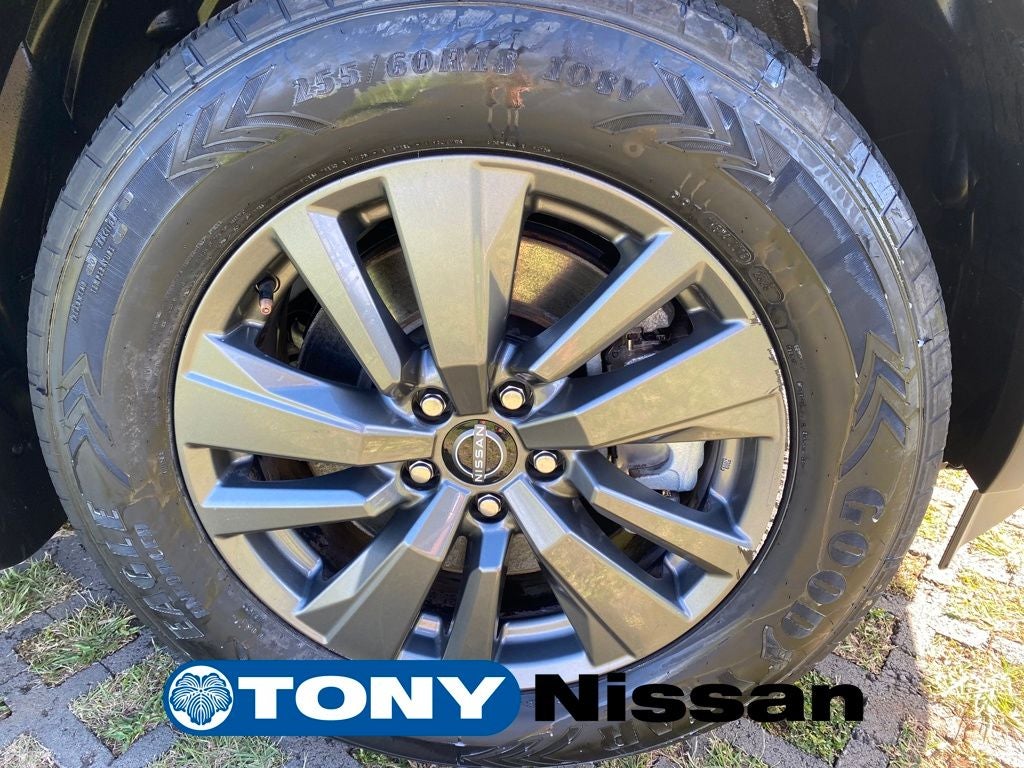 2023 Nissan Pathfinder SV