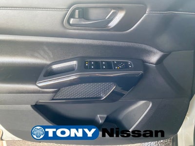 2023 Nissan Pathfinder SV