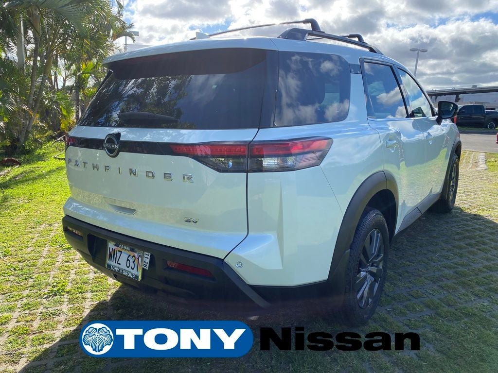 2023 Nissan Pathfinder SV