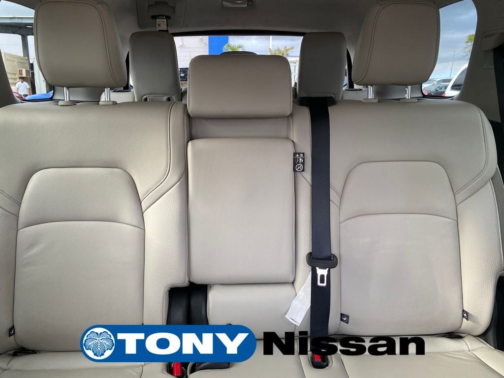 2023 Nissan Pathfinder SL