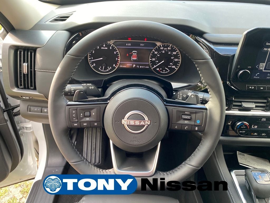 2025 Nissan Pathfinder SL