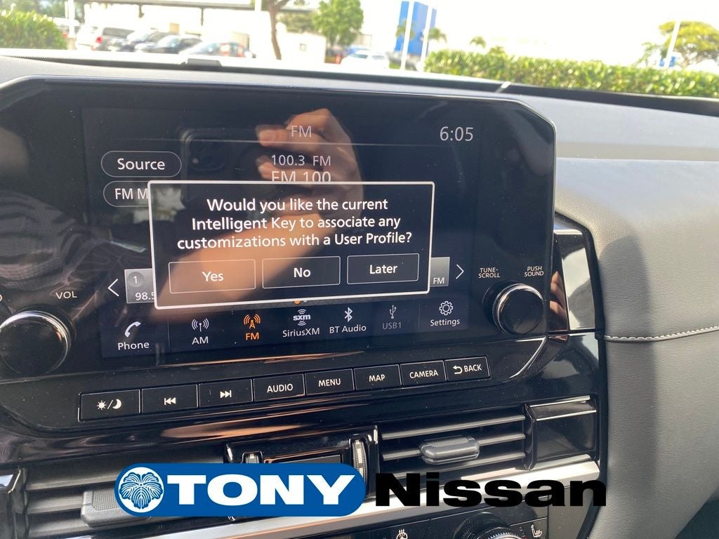 2025 Nissan Pathfinder SL