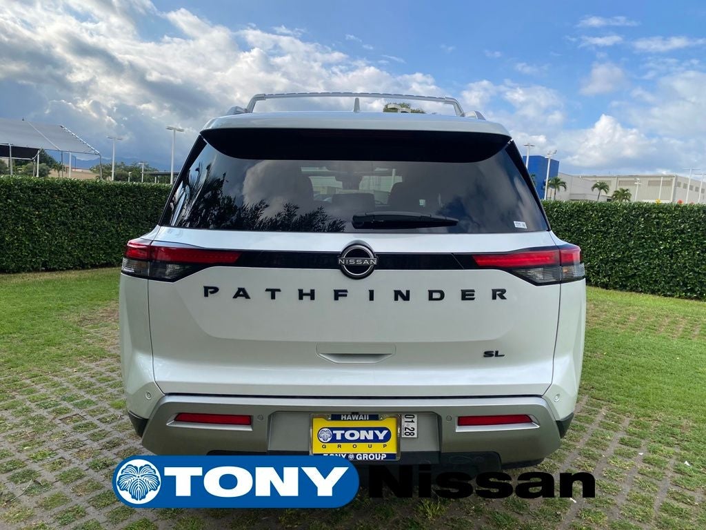 2025 Nissan Pathfinder SL
