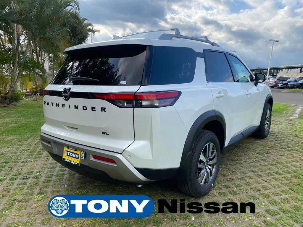2025 Nissan Pathfinder SL