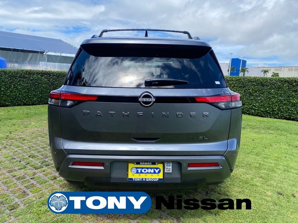2026 Nissan Pathfinder SL