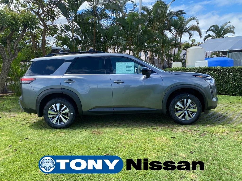 2026 Nissan Pathfinder SL