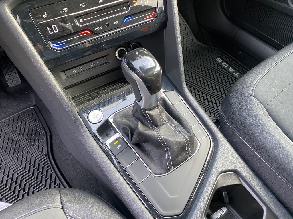 2026 Volkswagen Taos 1.5T SE Black