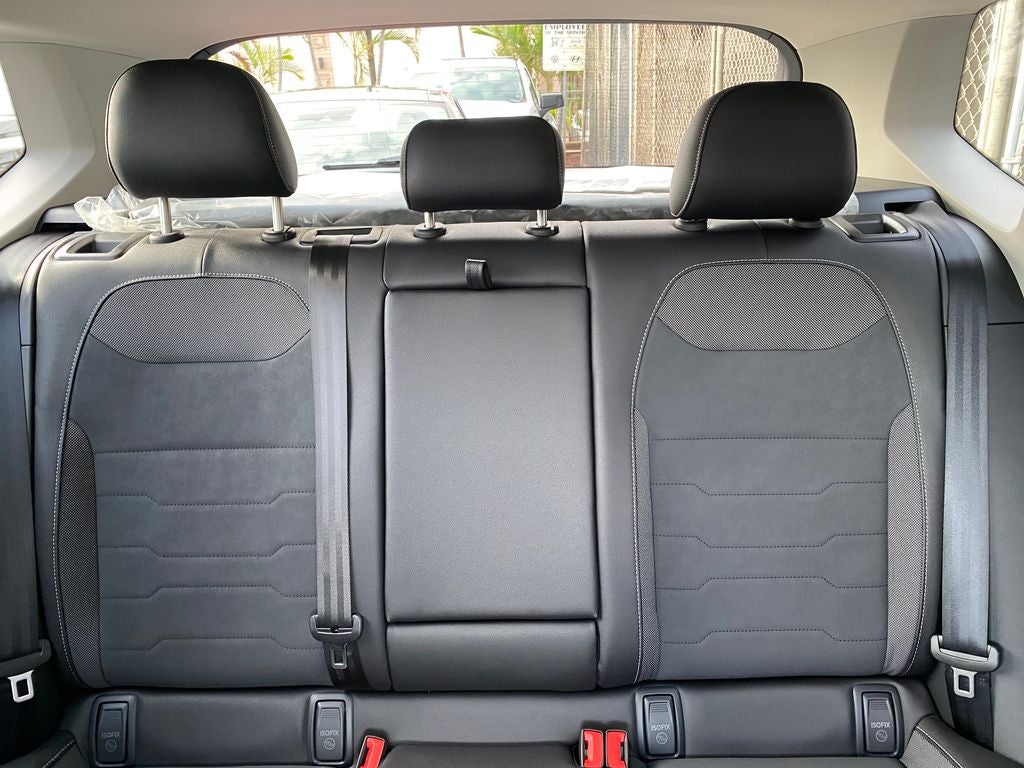 2026 Volkswagen Taos 1.5T SE Black