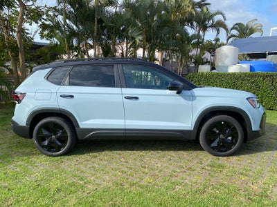 2026 Volkswagen Taos 1.5T SE Black