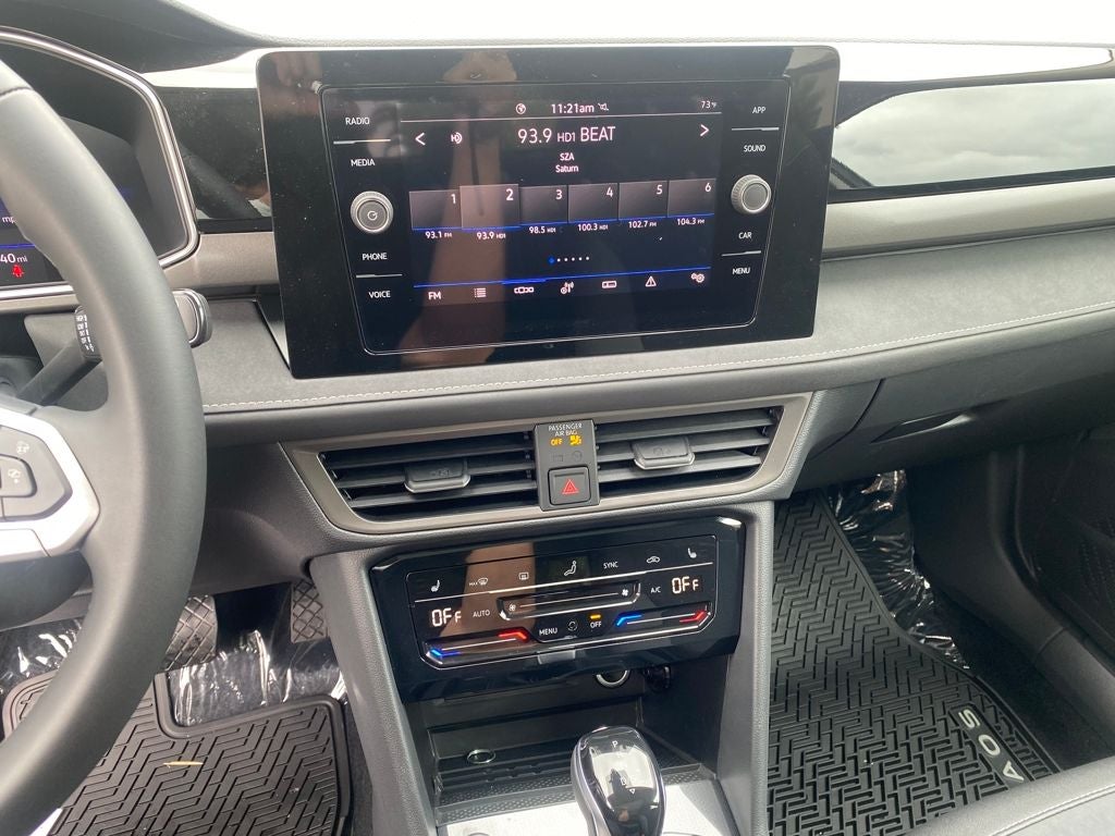 2026 Volkswagen Taos 1.5T SE Black