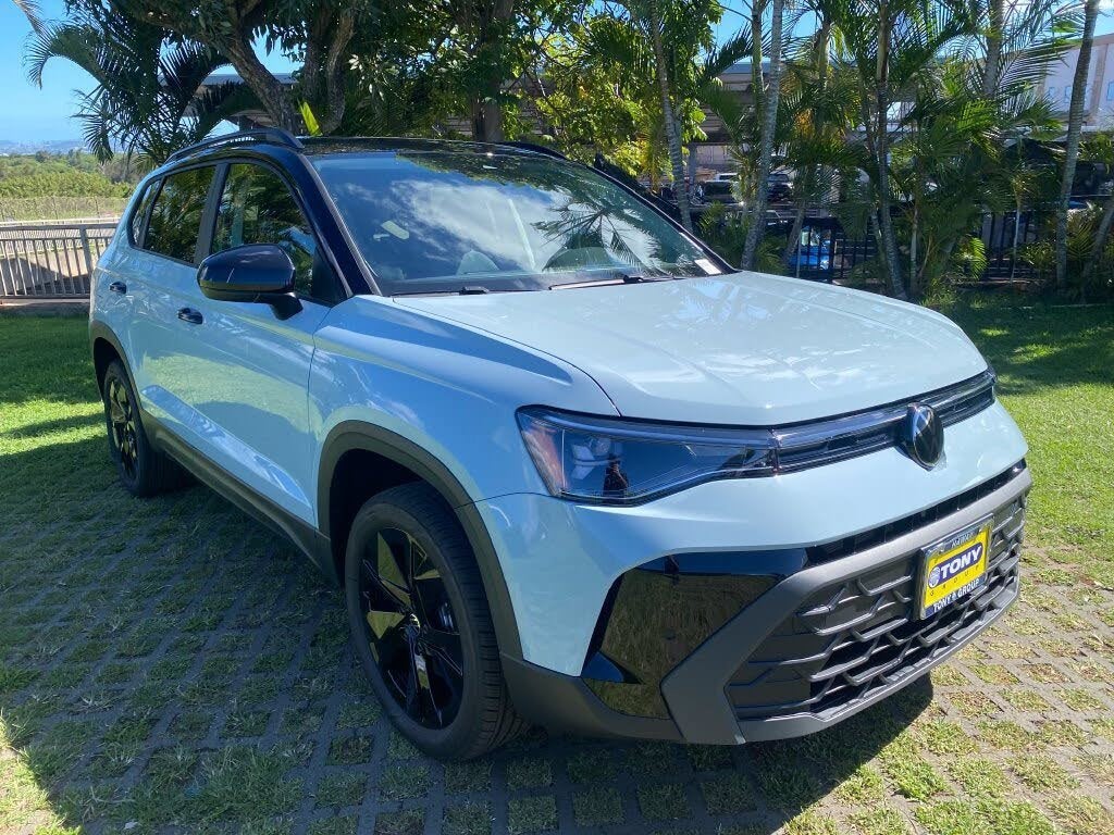 2027 Volkswagen Taos SE Black