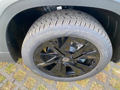 2026 Volkswagen Taos SE FWD