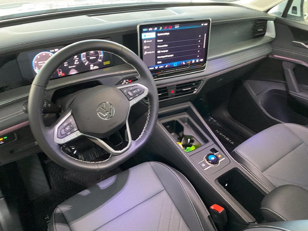 2026 Volkswagen Tiguan 2.0T SE