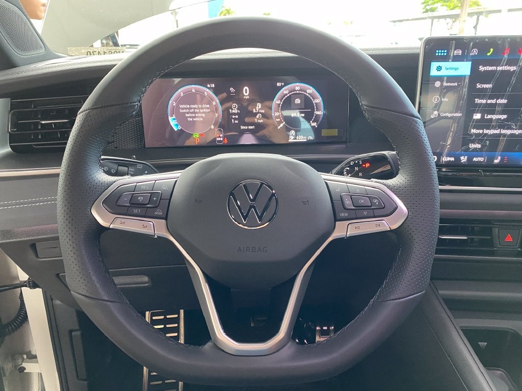 2026 Volkswagen Tiguan 2.0T SE R-Line Black