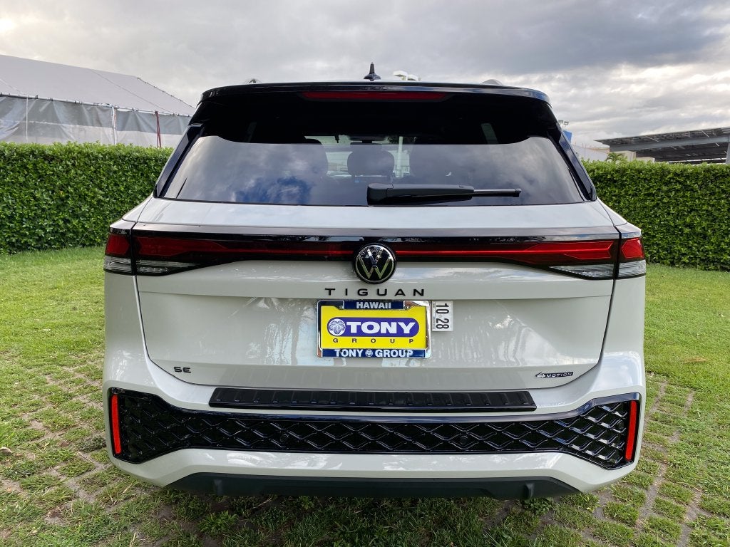 2026 Volkswagen Tiguan 2.0T SE R-Line Black