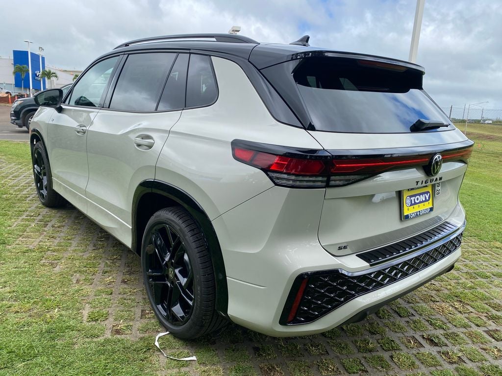 2026 Volkswagen Tiguan 2.0T SE R-Line Black