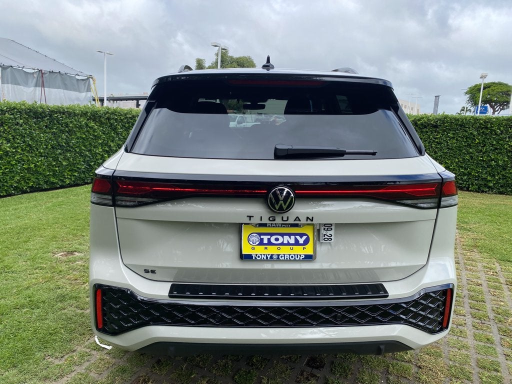 2026 Volkswagen Tiguan 2.0T SE R-Line Black