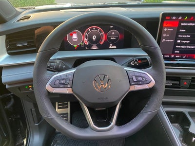 2026 Volkswagen Tiguan 2.0T SE R-Line Black