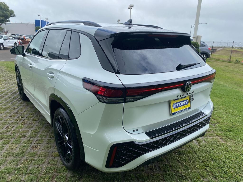 2026 Volkswagen Tiguan 2.0T SE R-Line Black