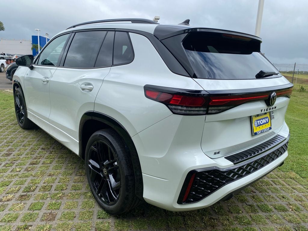 2026 Volkswagen Tiguan 2.0T SE R-Line Black