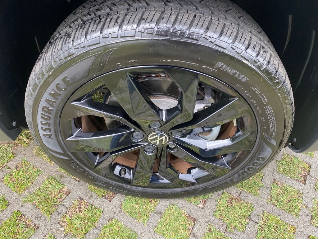 2023 Volkswagen Taos Base