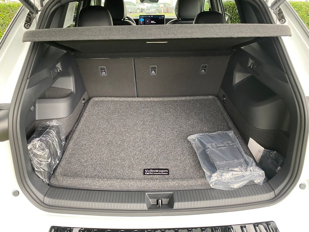 2026 Volkswagen Tiguan 2.0T SEL R-Line