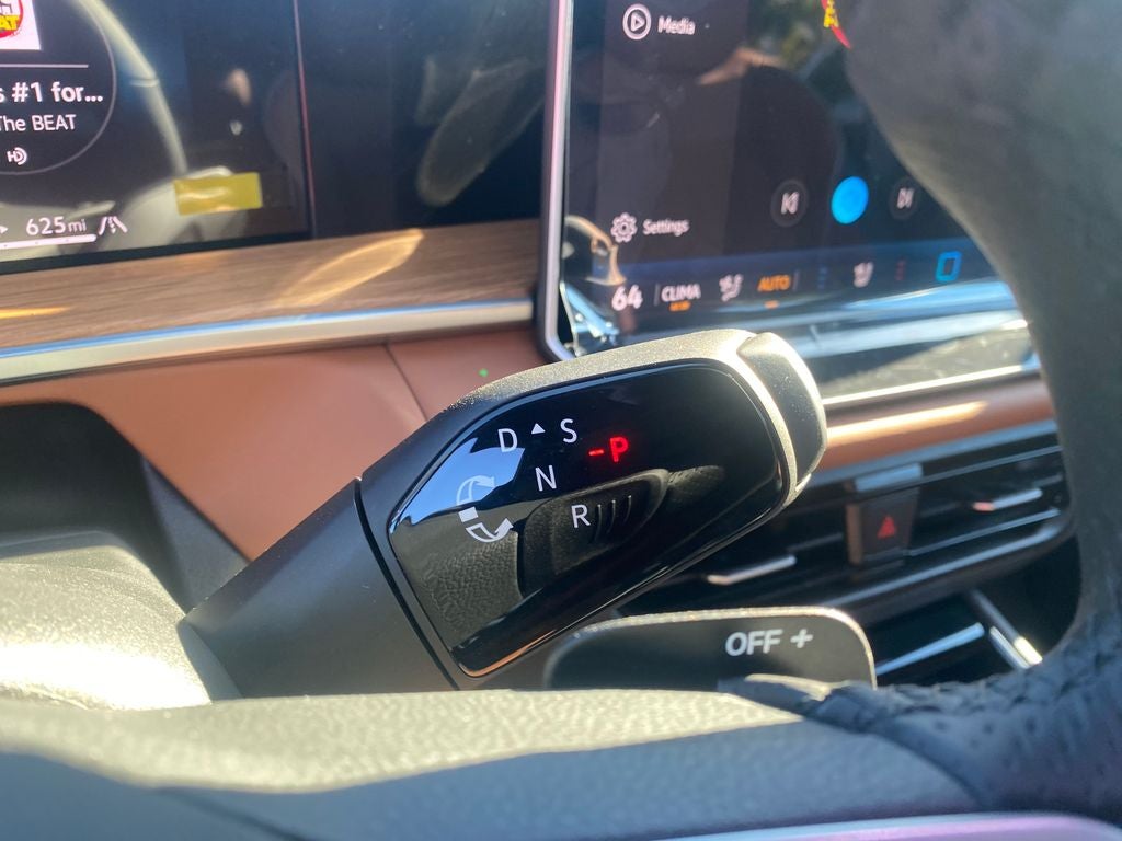 2026 Volkswagen Tiguan 2.0T SEL R-Line