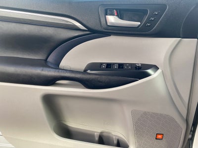 2018 Toyota Highlander Base