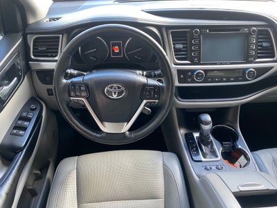 2018 Toyota Highlander Base