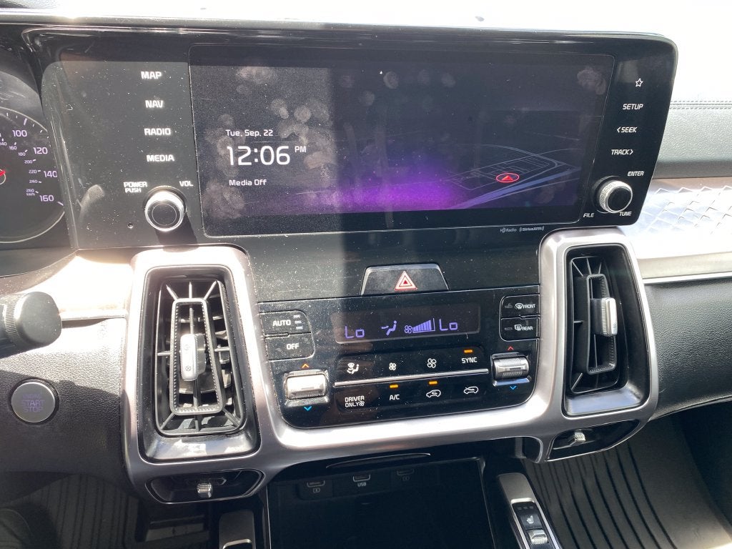 2022 Kia Sorento Hybrid Base
