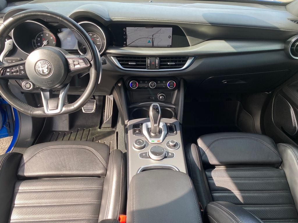 2022 Alfa Romeo Stelvio Base