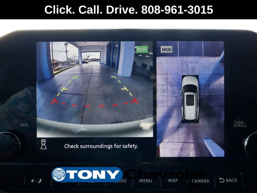 2022 Nissan Pathfinder SL