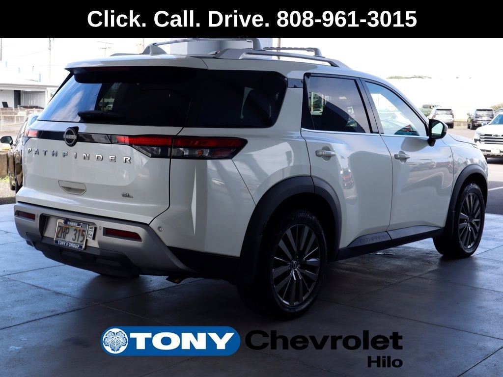 2022 Nissan Pathfinder SL