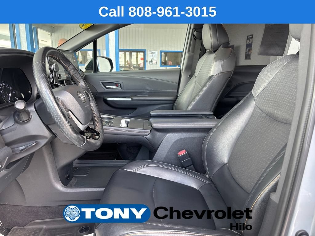 2022 Toyota Sienna XLE Woodland Edition